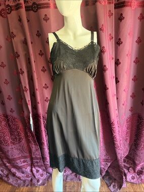 Vintage Black Lace-Trim Slip Dress Size Medium- Intimates 34